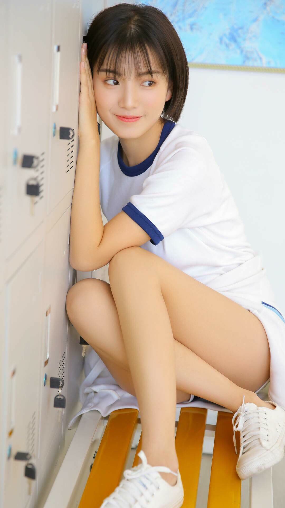 _湖人激战连连，誓夺季后赛门票_，湖人比赛2021年