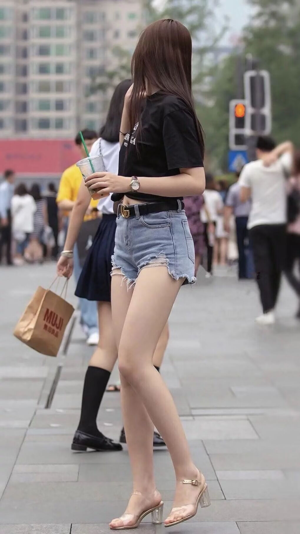 东契奇三双助独行侠逆转太阳，MVP呼声高涨，东契奇36分独行侠险胜马刺