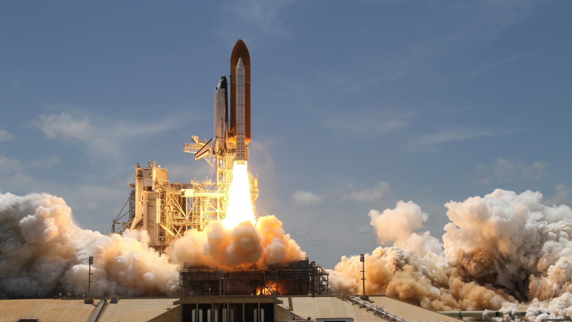 开云·体育官网APP下载-弗赖堡防守端提升硬度减少关键失误，弗赖堡队主客场球衣